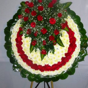 Corona Fúnebre en Rosas y Pompón Ref.036
